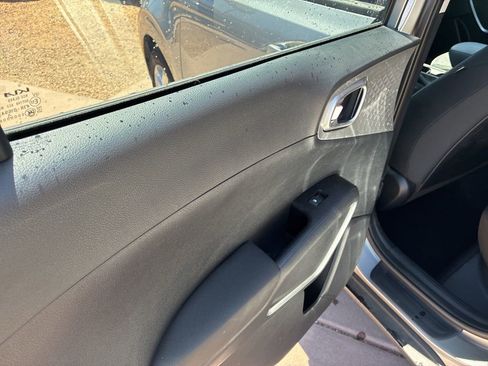 Certified 2025 Kia Soul LX FWD image 16