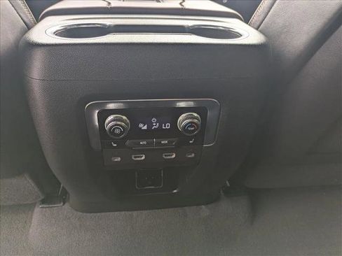 Used 2023 GMC Yukon XL Denali Ultimate image 16