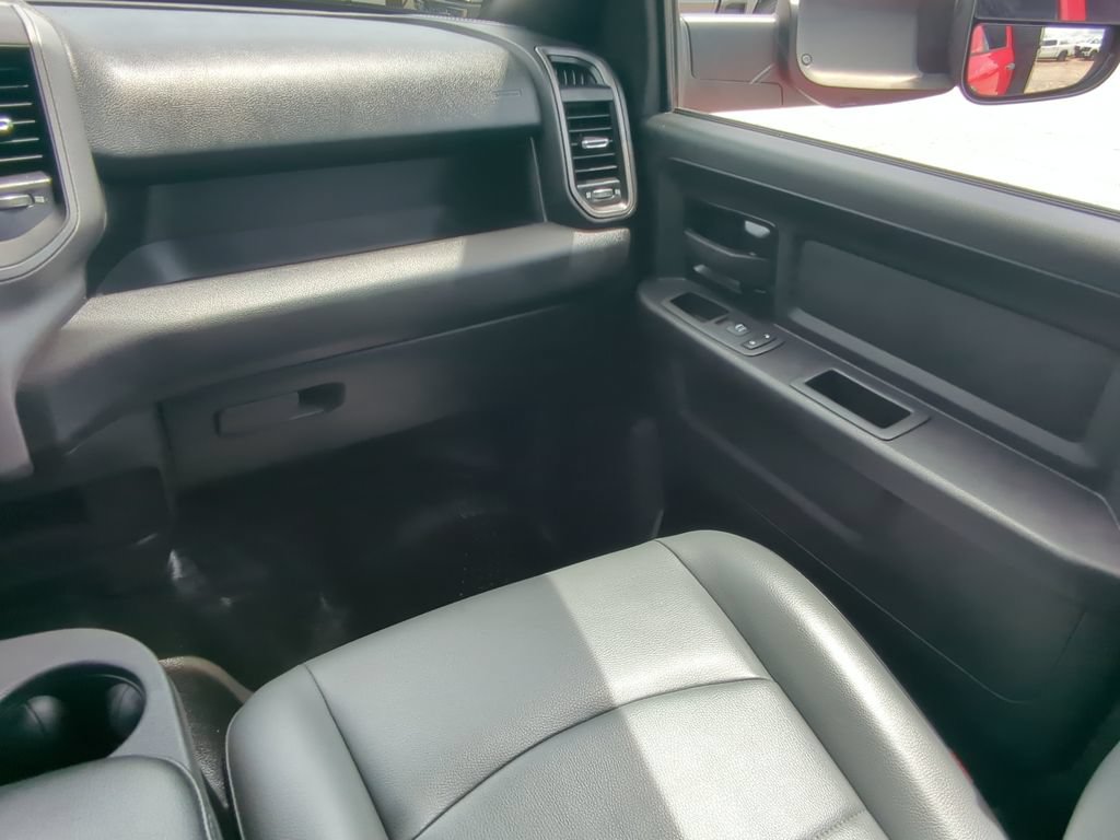 Used 2022 RAM 5500 Tradesman w/ Chrome Appearance Group RWD image 21