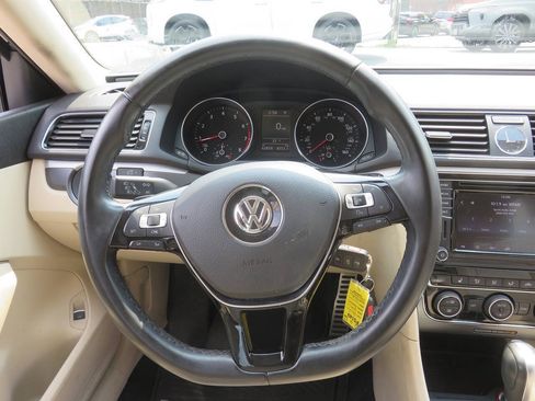 Used 2017 Volkswagen Passat 1.8T R-Line FWD image 14
