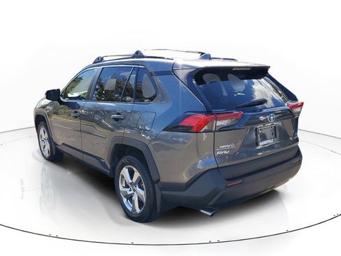 Used 2021 Toyota RAV4 XLE Premium image 3