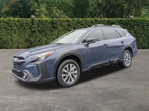 Used 2024 Subaru Outback Premium image 8