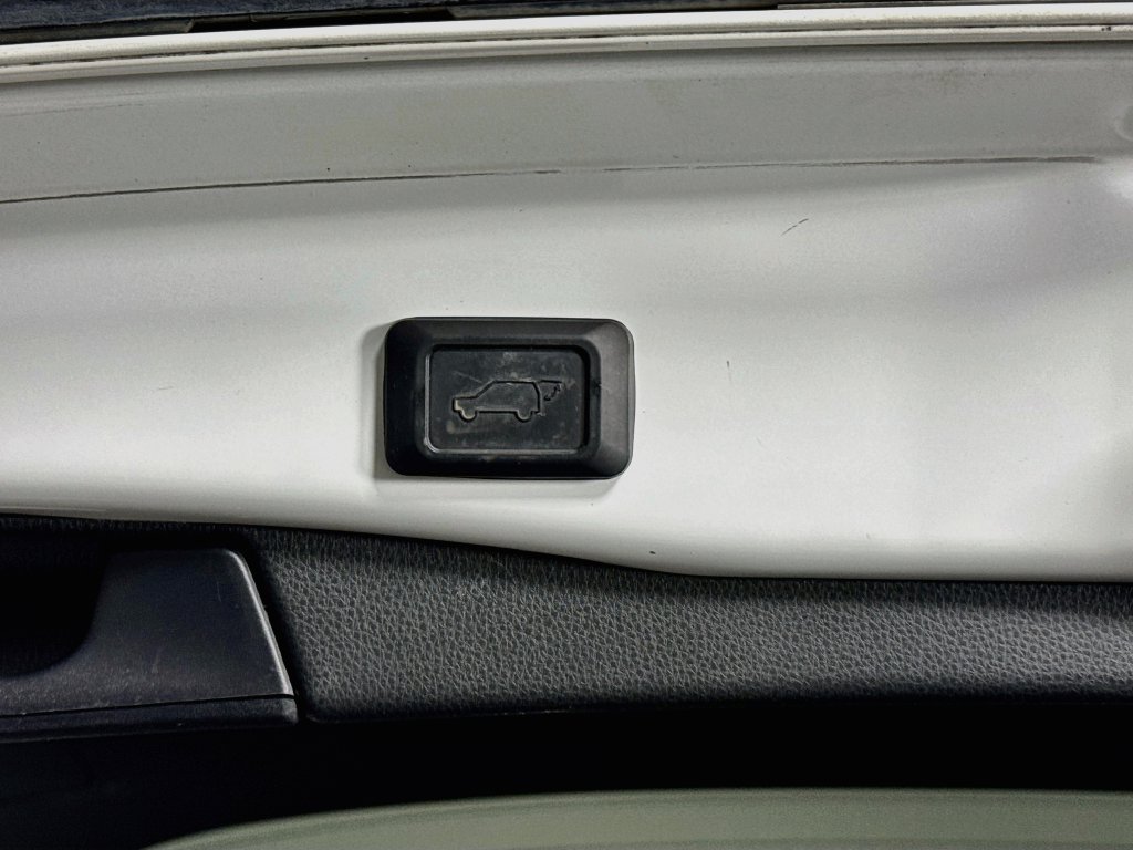 Used 2024 Toyota RAV4 XSE AWD/4WD image 37