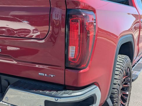 Used 2022 GMC Sierra 1500 SLT w/ SLT Premium Plus Package AWD/4WD image 5