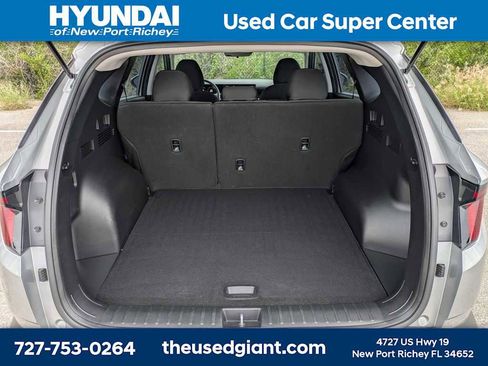 Certified 2025 Hyundai Tucson SE FWD image 12