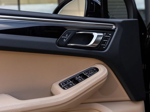 New 2026 Porsche Macan AWD/4WD image 19