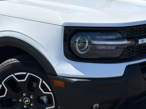 Used 2025 Ford Bronco Sport Outer Banks AWD/4WD image 36