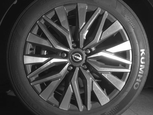 Used 2025 Nissan Altima 2.5 SV FWD image 15