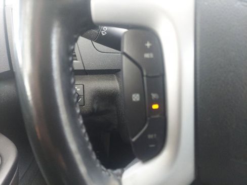 Used 2012 Chevrolet Traverse LT FWD image 11