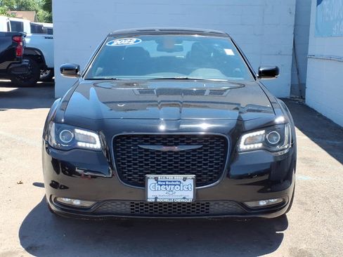 Used 2022 Chrysler 300 S RWD image 2