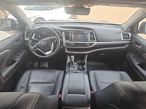 Used 2017 Toyota Highlander Limited Platinum AWD/4WD image 13