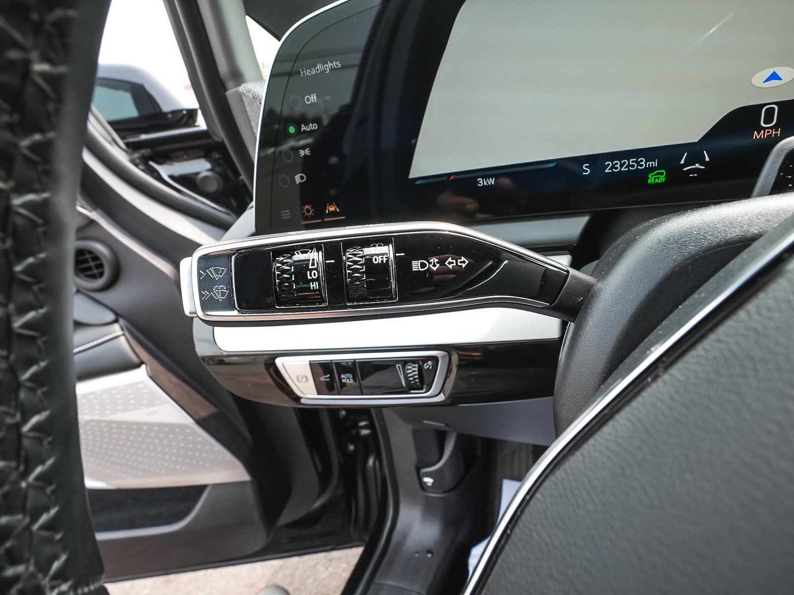Used 2025 Cadillac Optiq Luxury 1 AWD/4WD image 24