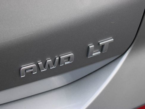 Used 2024 Chevrolet Equinox LT w/ Driver Convenience Package AWD/4WD image 29