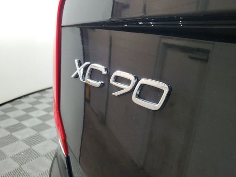 Certified 2023 Volvo XC90 B5 Core w/ Protection Package Premier AWD/4WD image 10