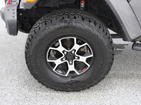 Used 2021 Jeep Gladiator Rubicon AWD/4WD image 11