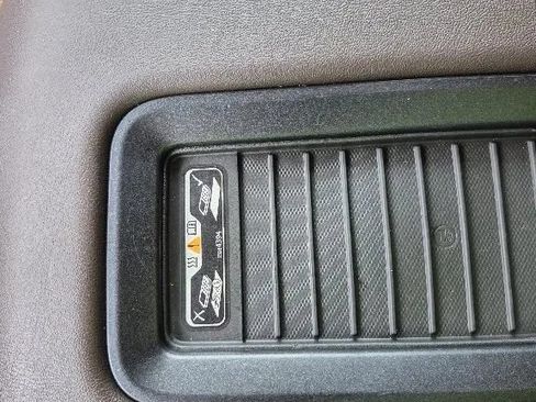 Used 2020 Chevrolet Suburban Premier RWD image 28