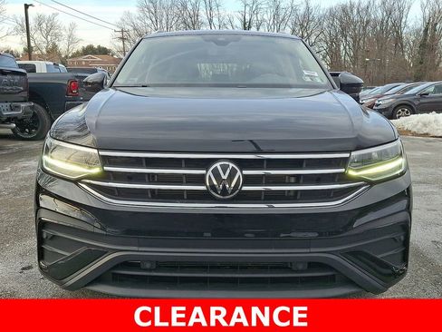 Used 2023 Volkswagen Tiguan SE image 2