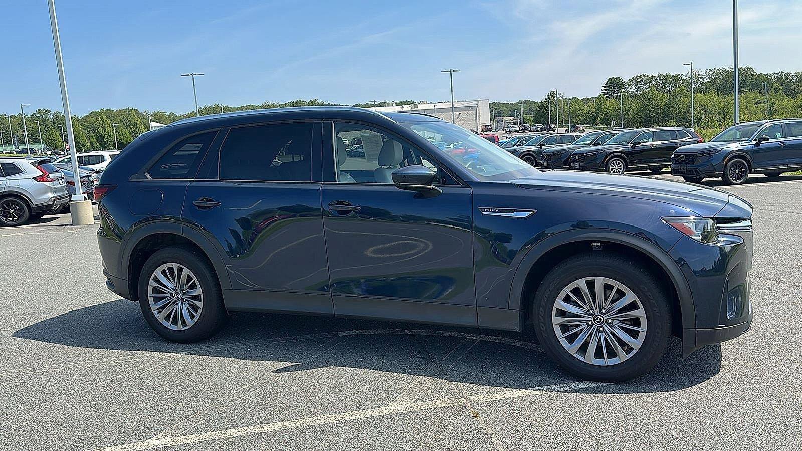Used 2024 MAZDA CX-90 Plug-In Hybrid w/ Preferred AWD/4WD image 3