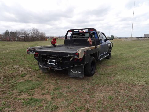 Used 2017 RAM 3500 Tradesman w/ Chrome Appearance Group image 6
