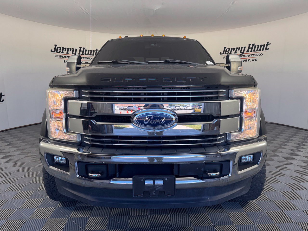 Used 2018 Ford F450 Lariat w/ Lariat Ultimate Package AWD/4WD image 4