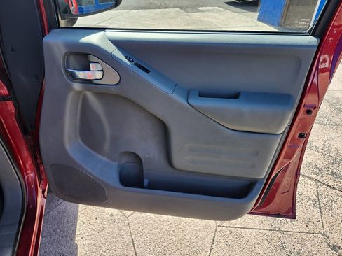 Used 2020 Nissan Frontier SV RWD image 18