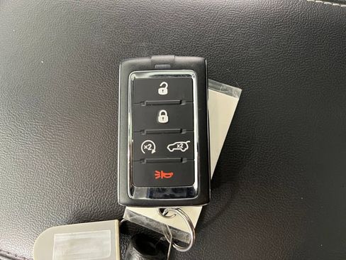 Used 2022 Jeep Grand Cherokee Limited 4xe AWD/4WD image 38