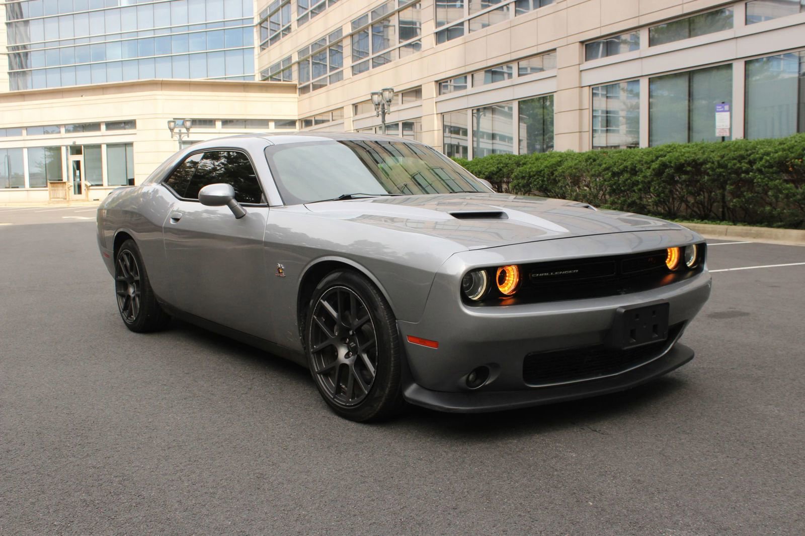 Used 2018 Dodge Challenger R/T Scat Pack RWD image 1