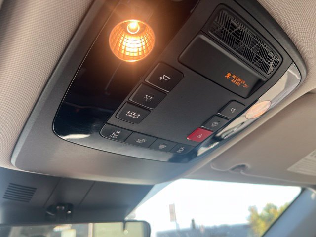 Used 2026 Kia Carnival EX FWD image 11