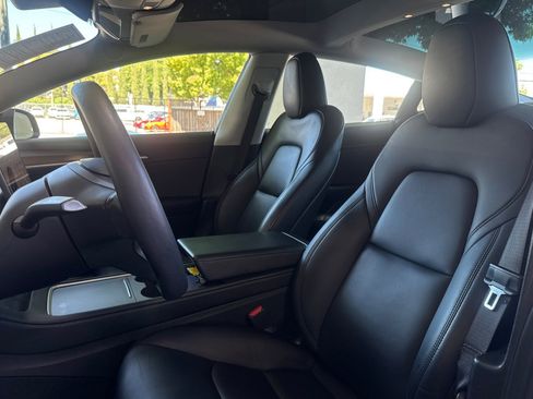 Used 2023 Tesla Model 3 Standard Range RWD image 5