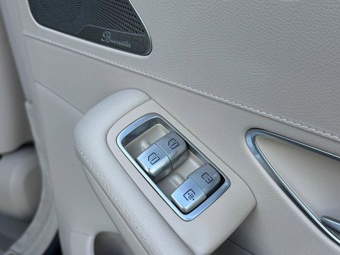 Used 2014 Mercedes-Benz S 550 Sedan image 29