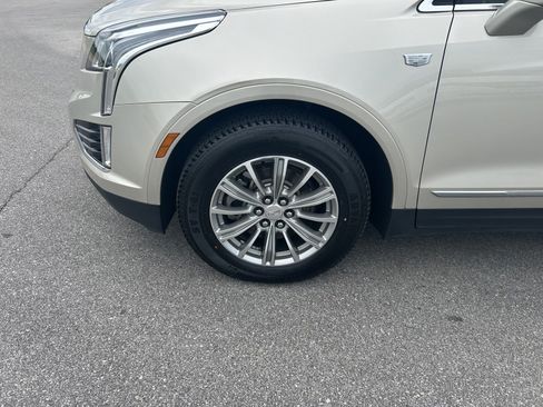 Used 2017 Cadillac XT5 Luxury w/ Driver Awareness Package AWD/4WD image 11