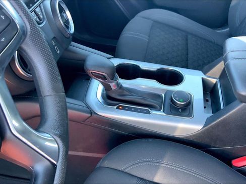 Used 2022 Chevrolet Blazer LT FWD image 17