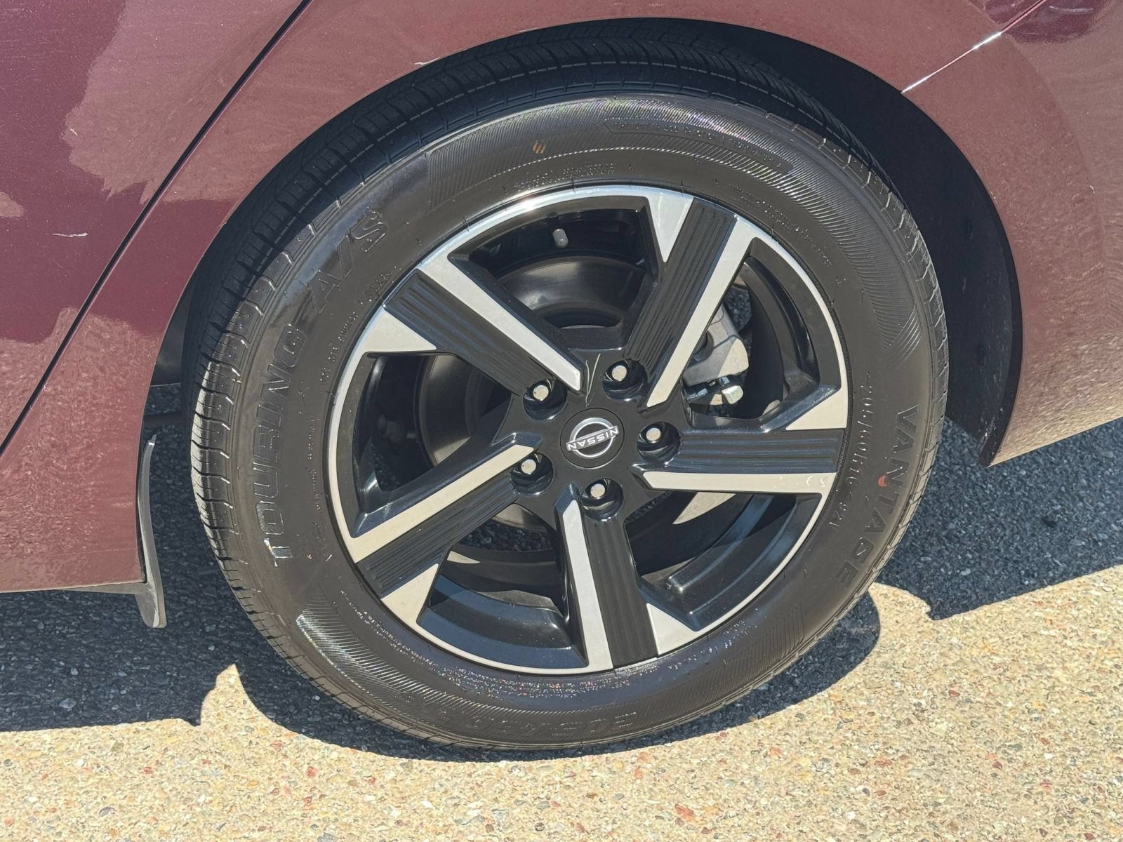 Used 2025 Nissan Sentra SV FWD image 26