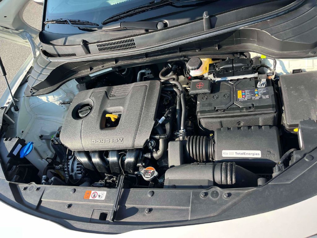 Used 2025 Kia Soul LX w/ LX Technology Package FWD image 36