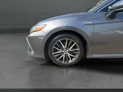 Used 2021 Toyota Camry XLE FWD image 30