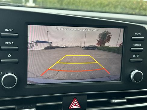 Used 2023 Hyundai Elantra SEL image 18