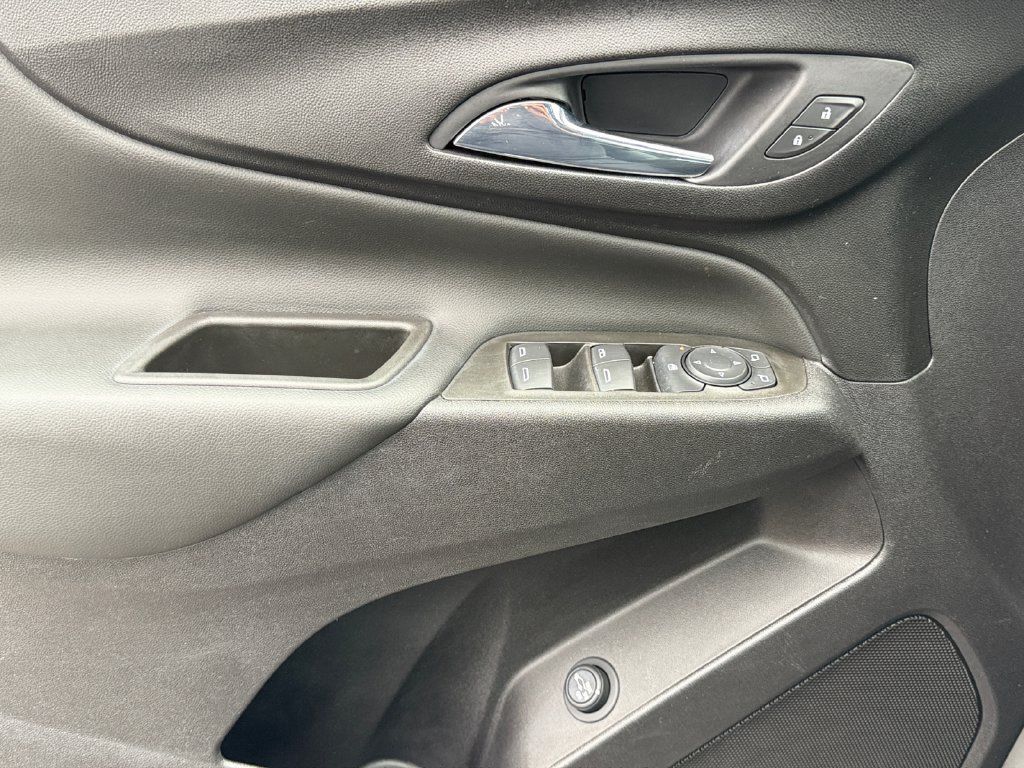 Used 2021 Chevrolet Equinox LT AWD/4WD image 11