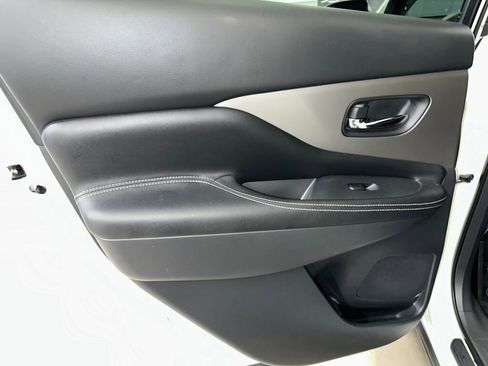 Used 2019 Nissan Murano SV image 14