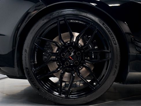 Used 2025 Chevrolet Corvette Z06 RWD image 30
