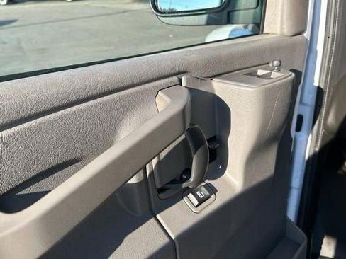 Used 2022 Chevrolet Express 2500 w/ Driver Convenience Package image 6