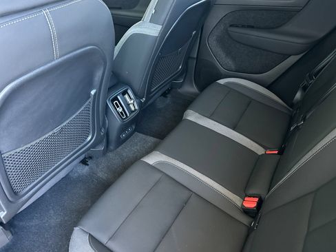 Certified 2025 Volvo EX40 Core AWD/4WD image 5
