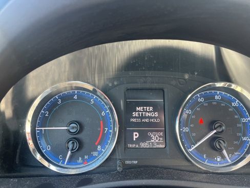 Used 2017 Toyota Corolla LE image 12