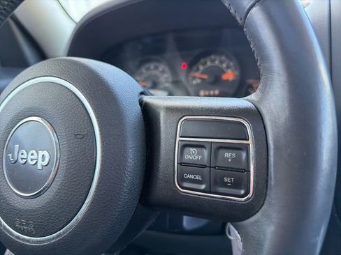 Used 2017 Jeep Patriot High Altitude FWD image 28