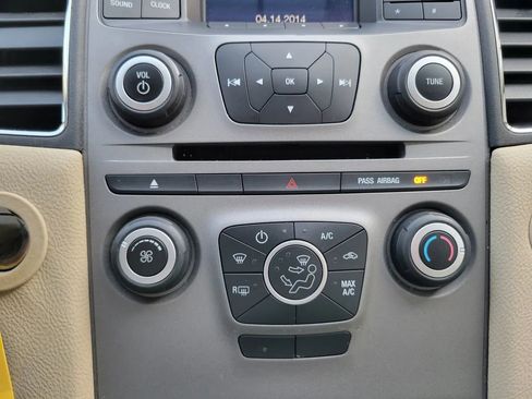 Used 2017 Ford Taurus SE image 19