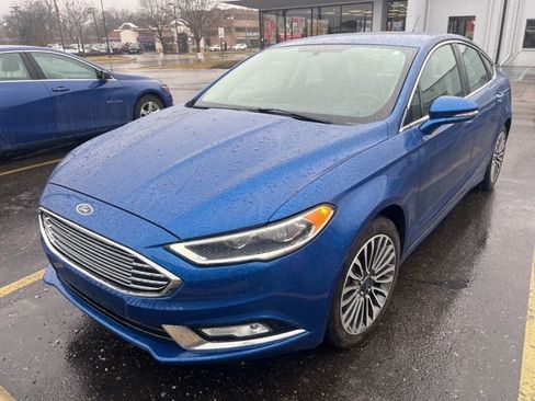 Used 2017 Ford Fusion SE w/ Fusion SE Technology Package image 1