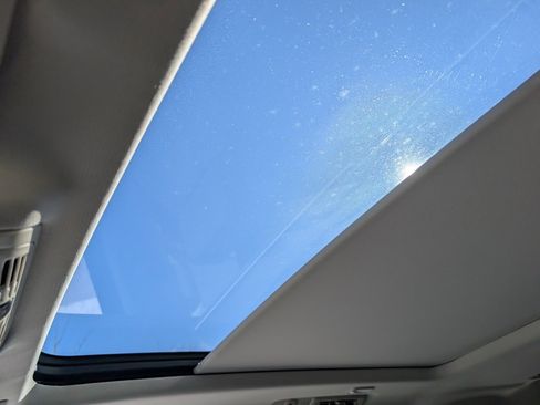 Used 2023 GMC Yukon Denali w/ Advanced Technology Package image 21