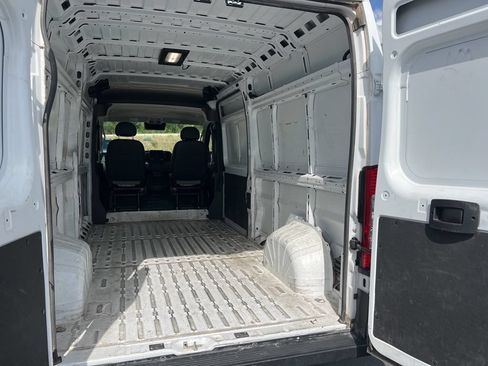Used 2024 RAM ProMaster 2500 w/ Convenience Group FWD image 19