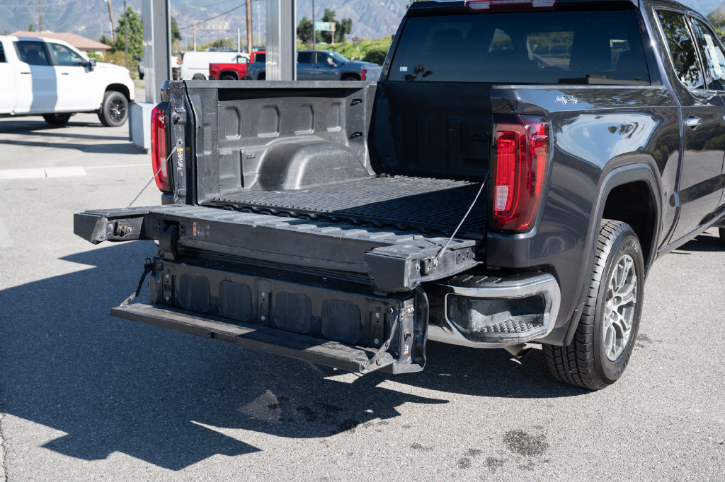 Used 2025 GMC Sierra 1500 SLT AWD/4WD image 14