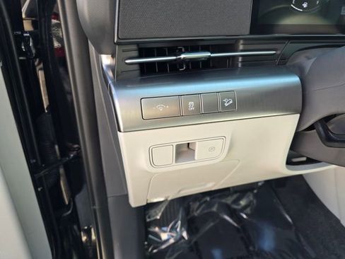 Used 2025 Hyundai Kona SEL AWD/4WD image 27