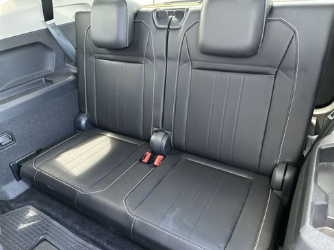 Used 2023 Volkswagen Tiguan SE FWD image 24